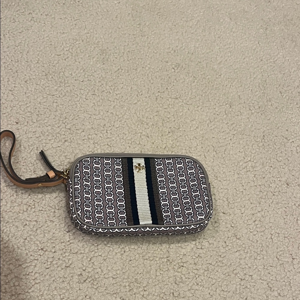 Tory Burch Black and White Wristlet